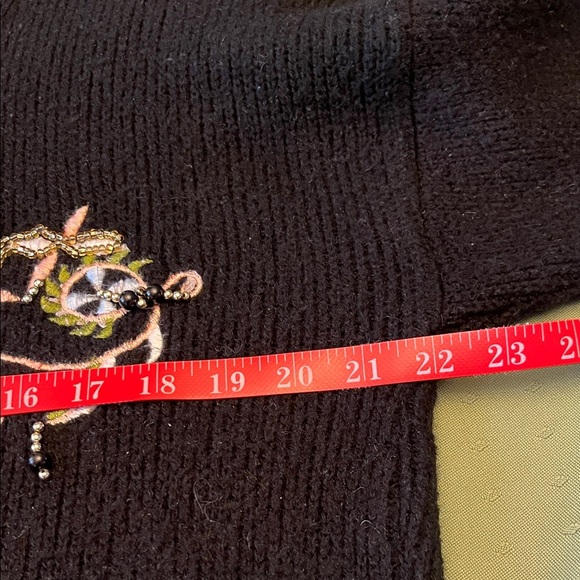VINTAGE Black Embellished Sweater size L - Picture 8 of 10